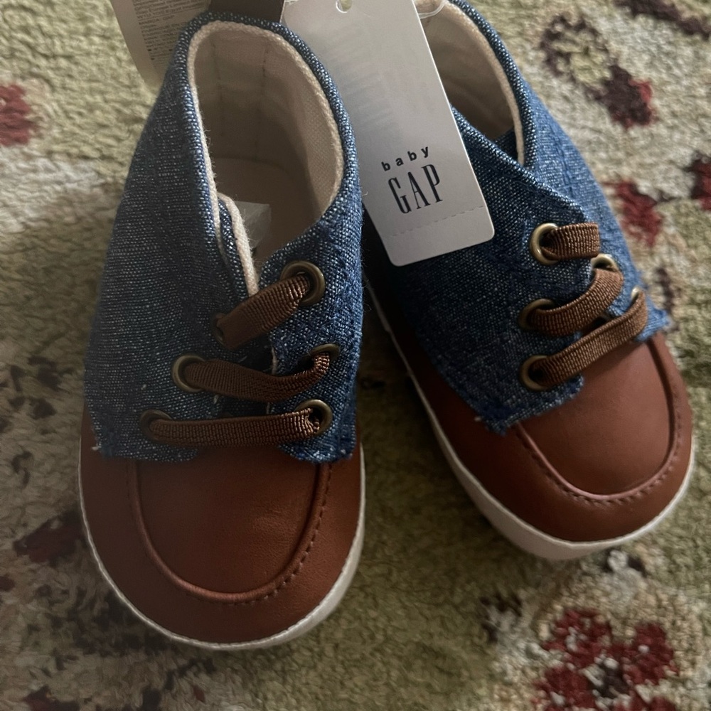 GAP Brown and Blue Baby Walker Shoes with Two-Tone Design